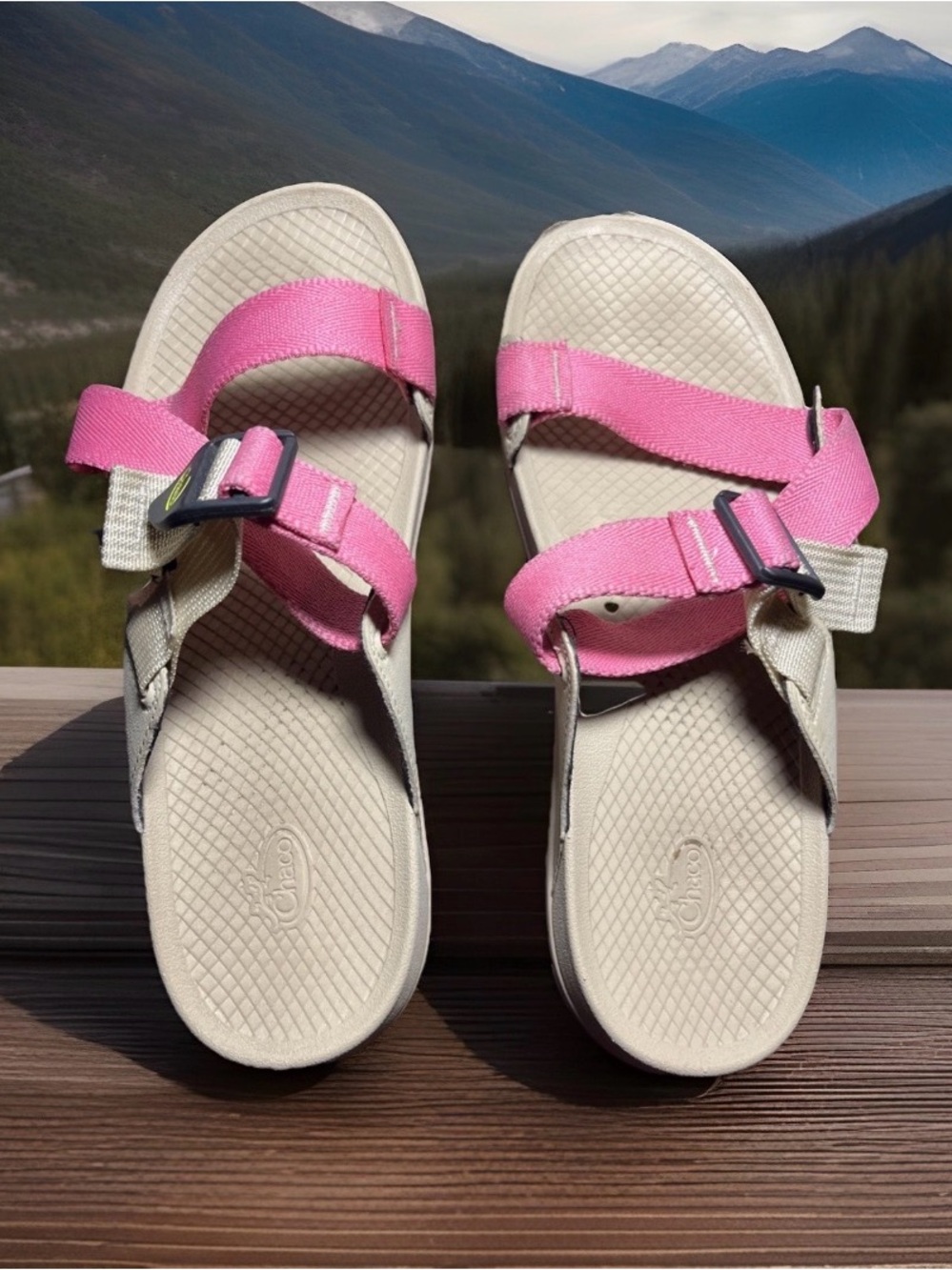 Chacos Women’s Lowdown Slide Sandals Beige and Pink Adjustable Ladies Size 9